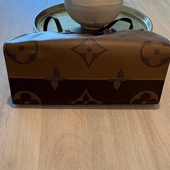 Louis Vuitton Dark Brown Monogram Handbag - Picture 13 of 15